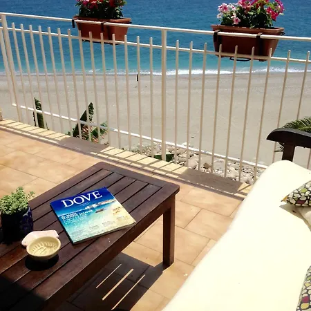 Apartment La Casa Dell'azzurro Santa Margherita-Sant'Alessio Siculo